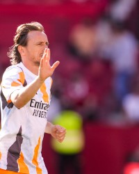 特里：莫德里奇是世界上最好的球员之一，他能给米兰带来经验